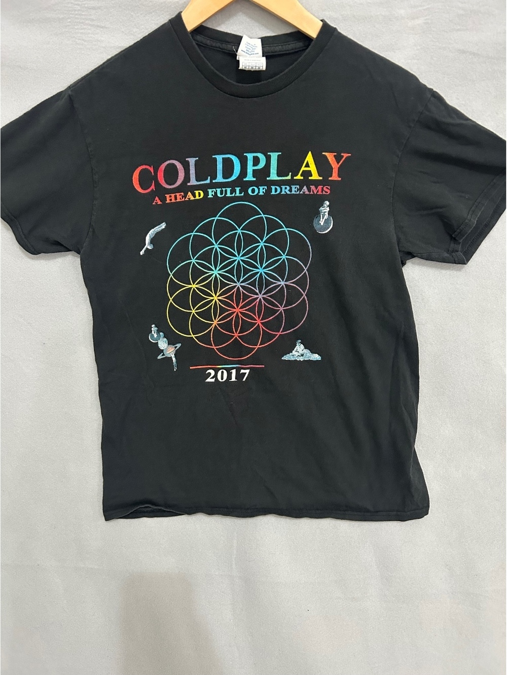 Coldplay 2017 A Head Full of Dreams Tour Black Graphic T-Shirt Size Medium